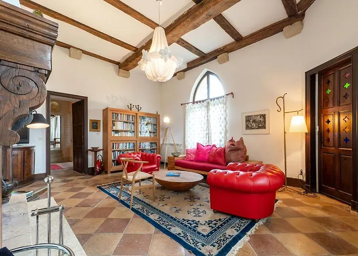 Chateau Marteret Летний дом Вик-Фезансак